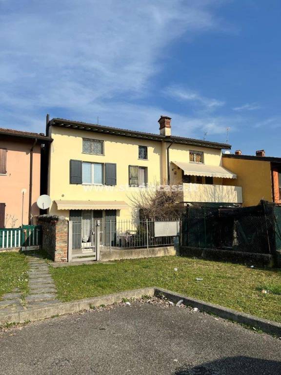appartamento in vendita ad Azzano San Paolo