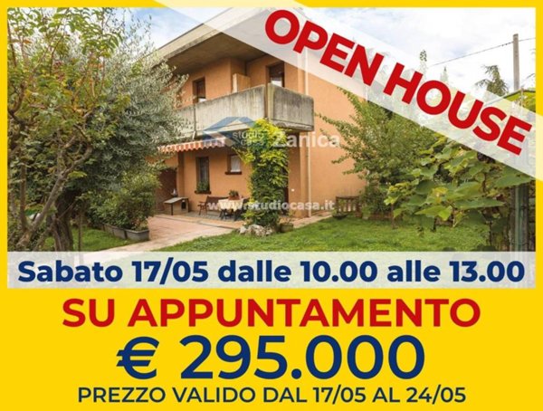 casa indipendente in vendita ad Azzano San Paolo