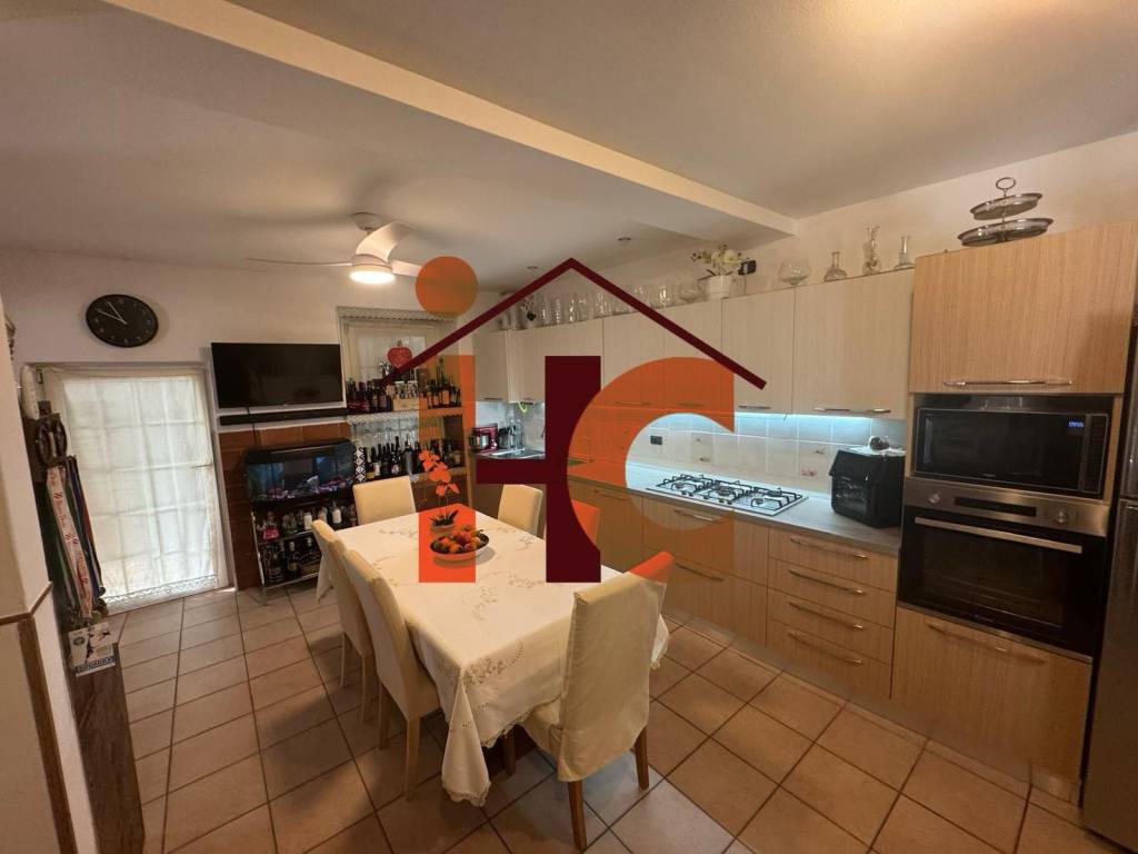 casa indipendente in vendita ad Azzano San Paolo