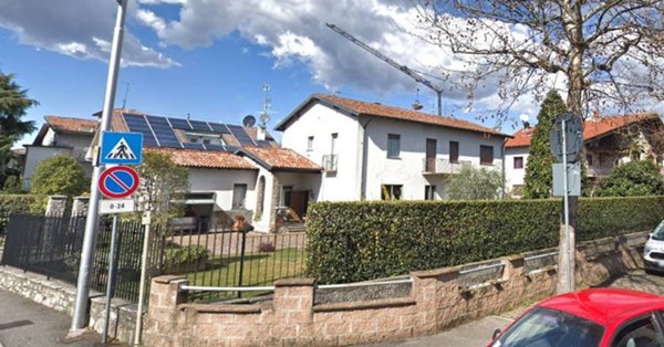 casa indipendente in vendita ad Azzano San Paolo