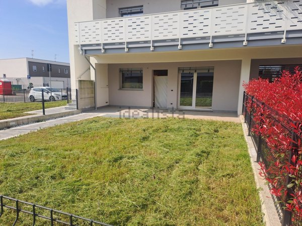 appartamento in vendita ad Azzano San Paolo