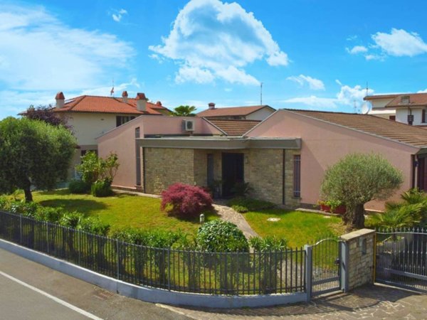 casa indipendente in vendita ad Azzano San Paolo