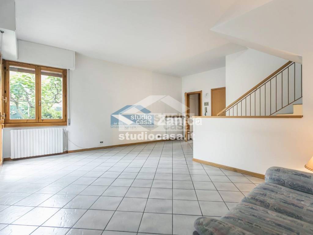casa indipendente in vendita ad Azzano San Paolo