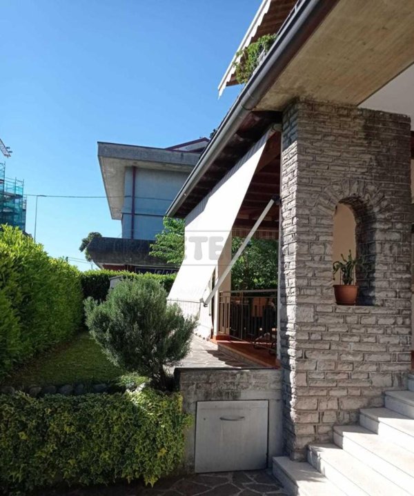 appartamento in vendita ad Azzano San Paolo