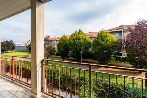 appartamento in vendita ad Azzano San Paolo