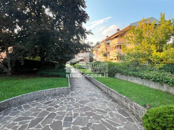 appartamento in vendita ad Azzano San Paolo