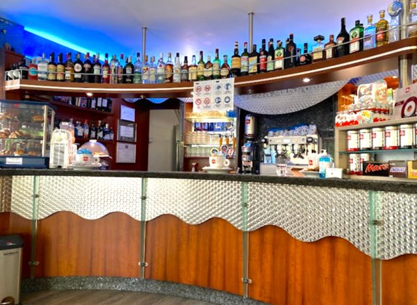 negozio in vendita ad Azzano San Paolo