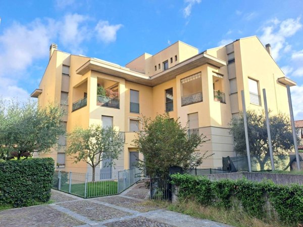 appartamento in vendita ad Azzano San Paolo