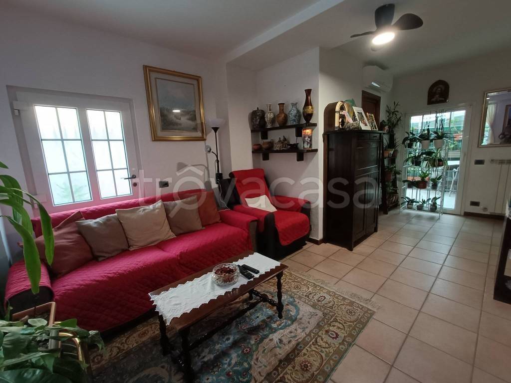 casa indipendente in vendita ad Azzano San Paolo