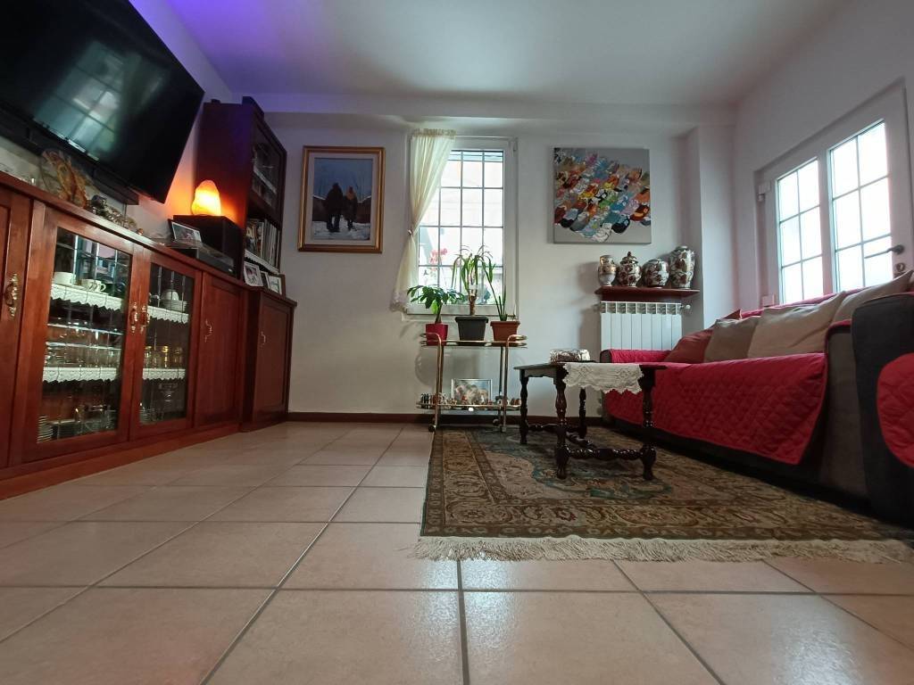 casa indipendente in vendita ad Azzano San Paolo