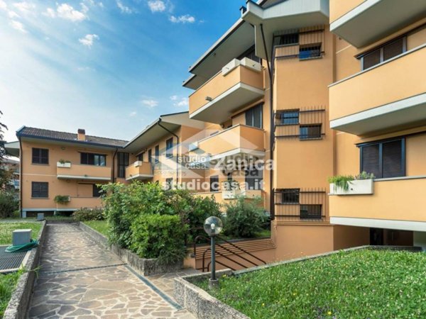 appartamento in vendita ad Azzano San Paolo