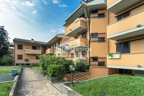appartamento in vendita ad Azzano San Paolo