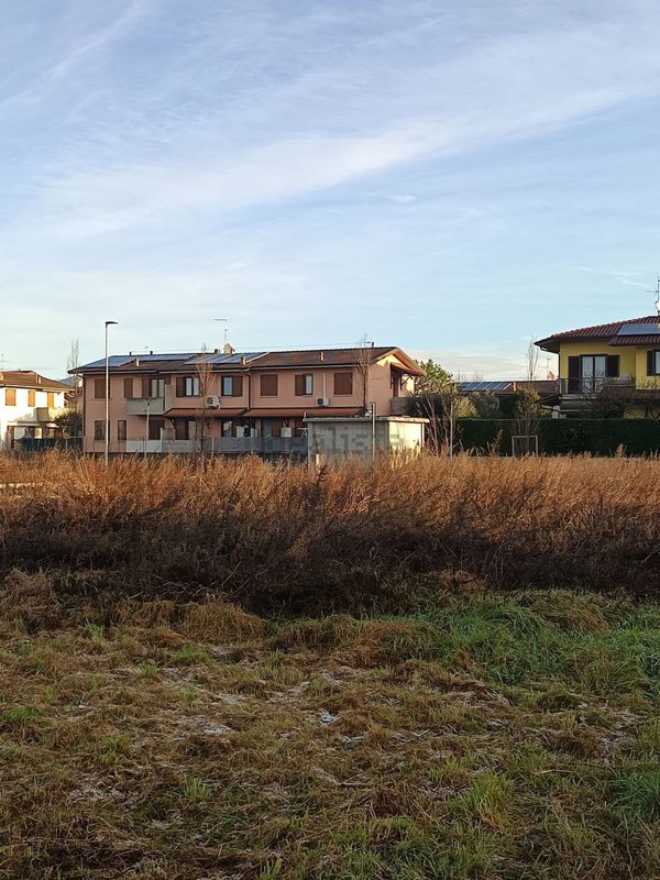 casa indipendente in vendita ad Azzano San Paolo