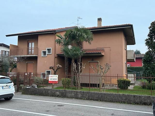 appartamento in vendita ad Azzano San Paolo