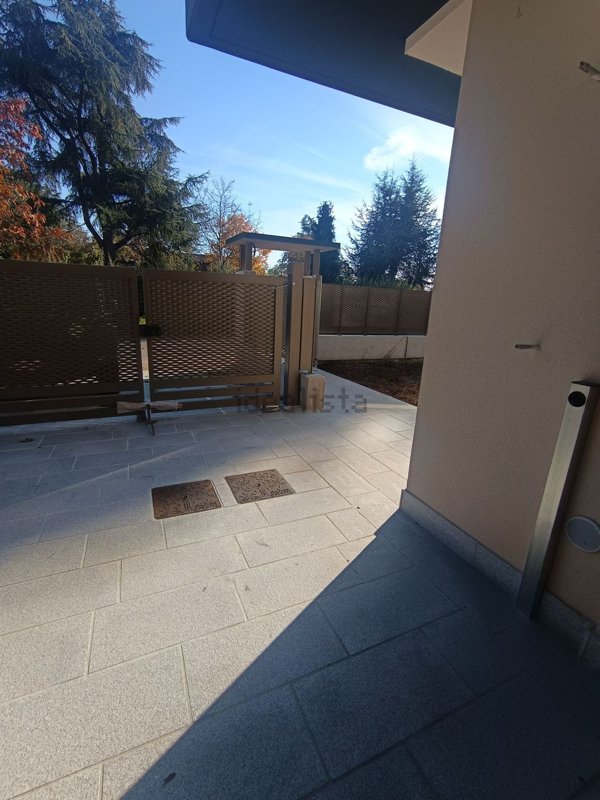 casa indipendente in vendita ad Azzano San Paolo