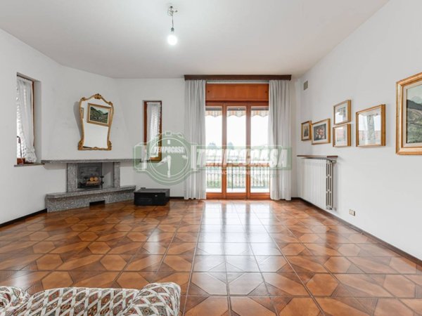 appartamento in vendita ad Azzano San Paolo