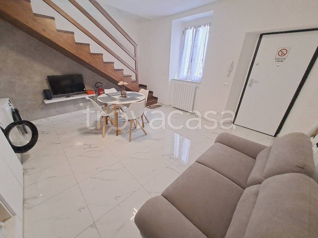 casa indipendente in vendita ad Azzano San Paolo