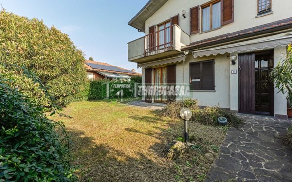 appartamento in vendita ad Azzano San Paolo