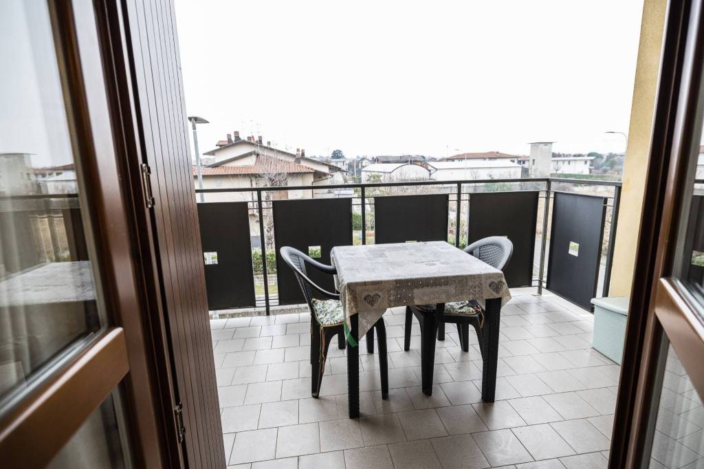 appartamento in vendita ad Azzano San Paolo