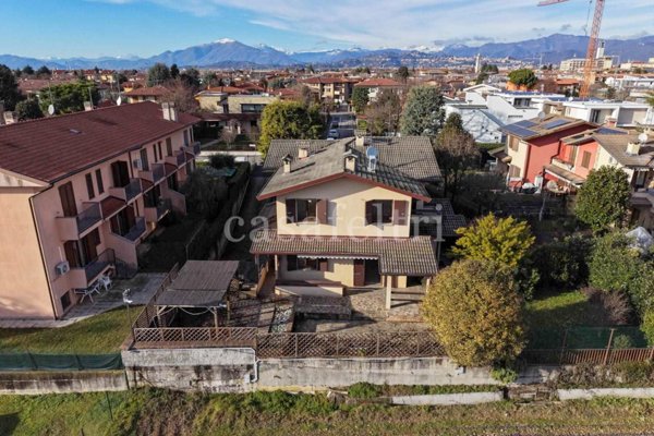 casa indipendente in vendita ad Azzano San Paolo