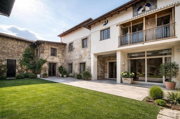 casa indipendente in vendita ad Azzano San Paolo