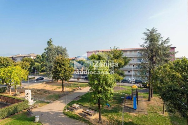 appartamento in vendita ad Azzano San Paolo