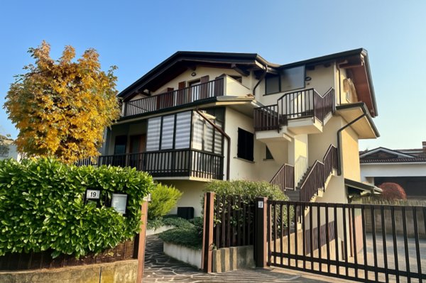 appartamento in vendita ad Azzano San Paolo