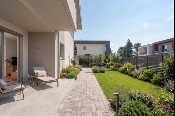 appartamento in vendita ad Azzano San Paolo