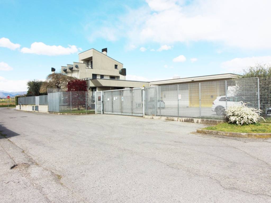 loft in vendita ad Azzano San Paolo