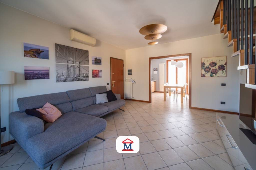 appartamento in vendita ad Azzano San Paolo