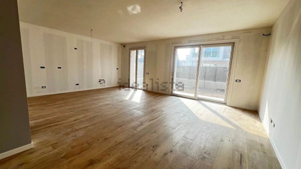 casa indipendente in vendita ad Azzano San Paolo