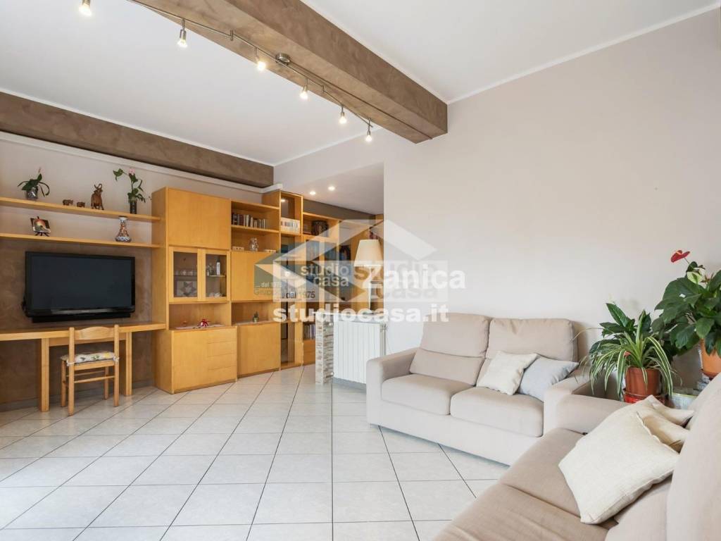 appartamento in vendita ad Azzano San Paolo