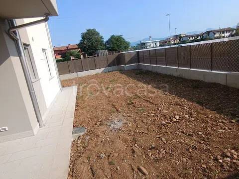 appartamento in vendita ad Azzano San Paolo