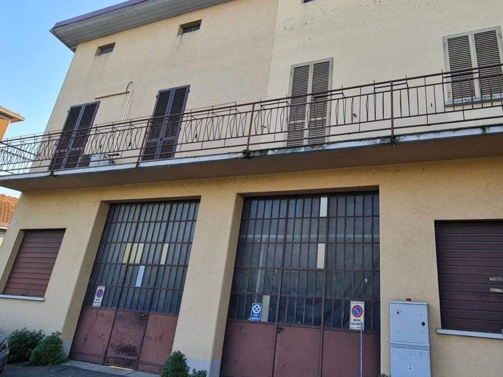 casa indipendente in vendita ad Azzano San Paolo