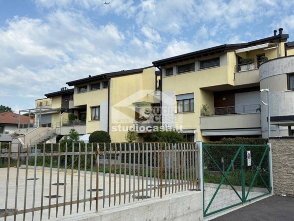 appartamento in vendita ad Azzano San Paolo