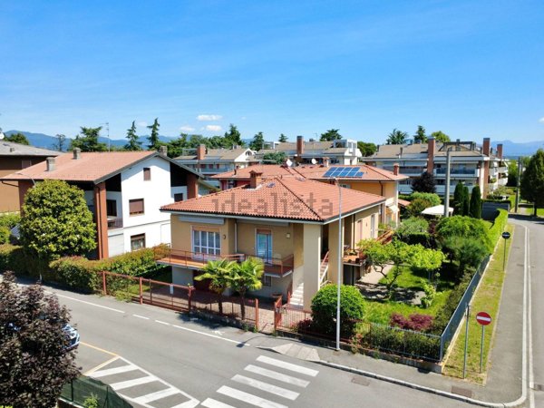 casa indipendente in vendita ad Azzano San Paolo