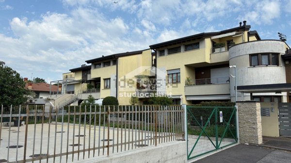 appartamento in vendita ad Azzano San Paolo