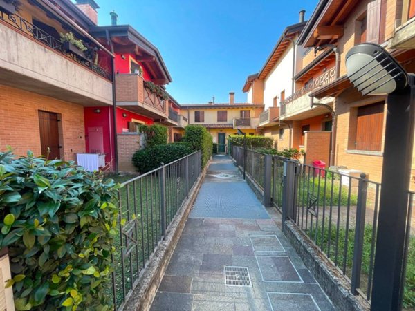 appartamento in vendita ad Azzano San Paolo