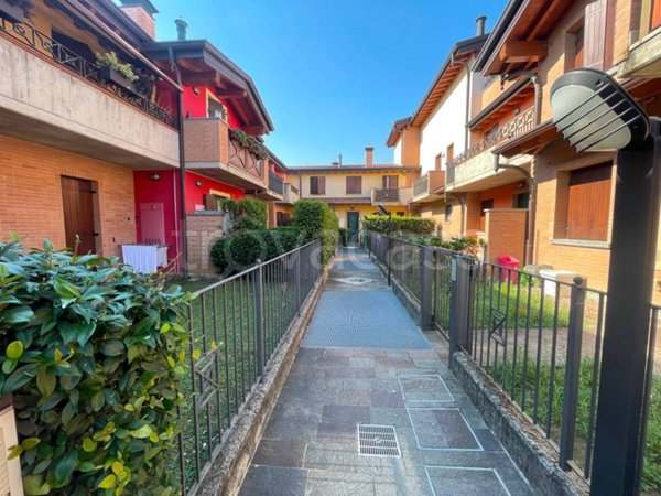 appartamento in vendita ad Azzano San Paolo