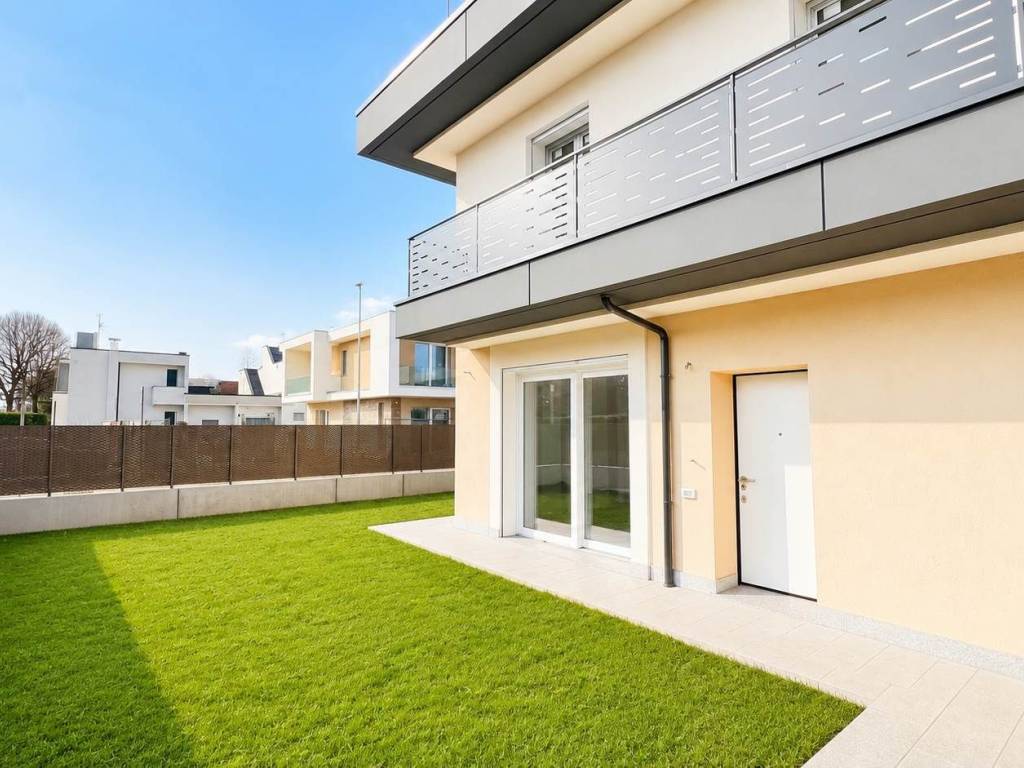 casa indipendente in vendita ad Azzano San Paolo