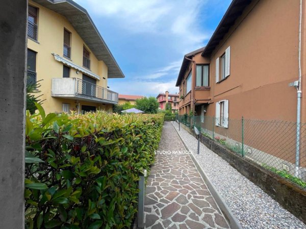 appartamento in vendita ad Azzano San Paolo