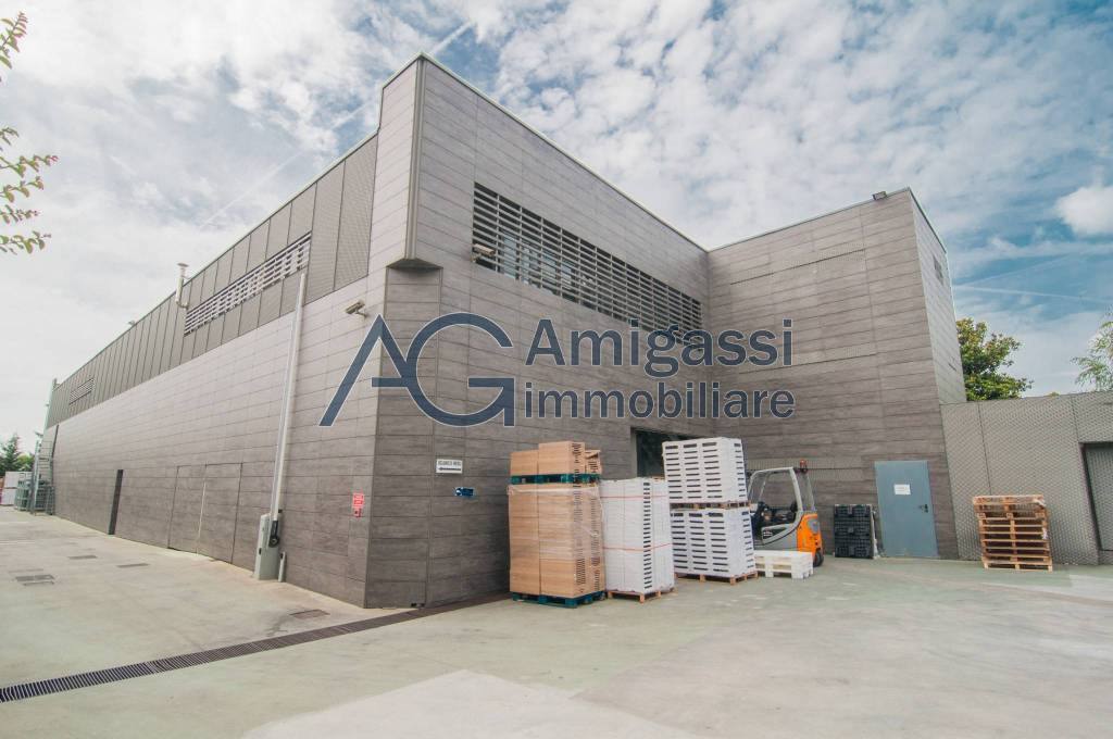 casa indipendente in vendita ad Azzano San Paolo