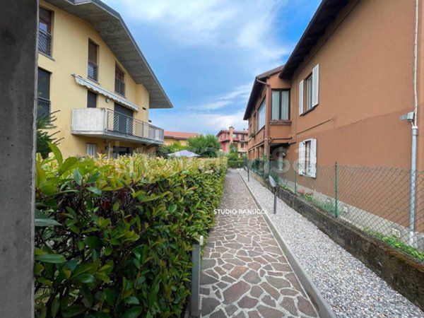 appartamento in vendita ad Azzano San Paolo
