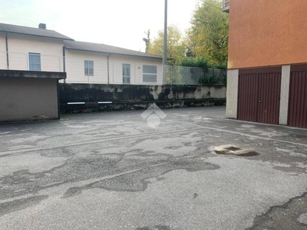 locale di sgombero in vendita a Bagnatica