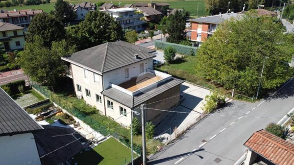 casa indipendente in vendita a Bagnatica