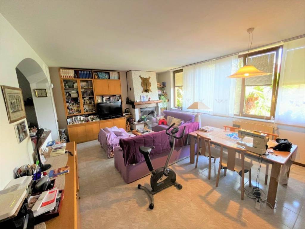 casa indipendente in vendita a Bagnatica