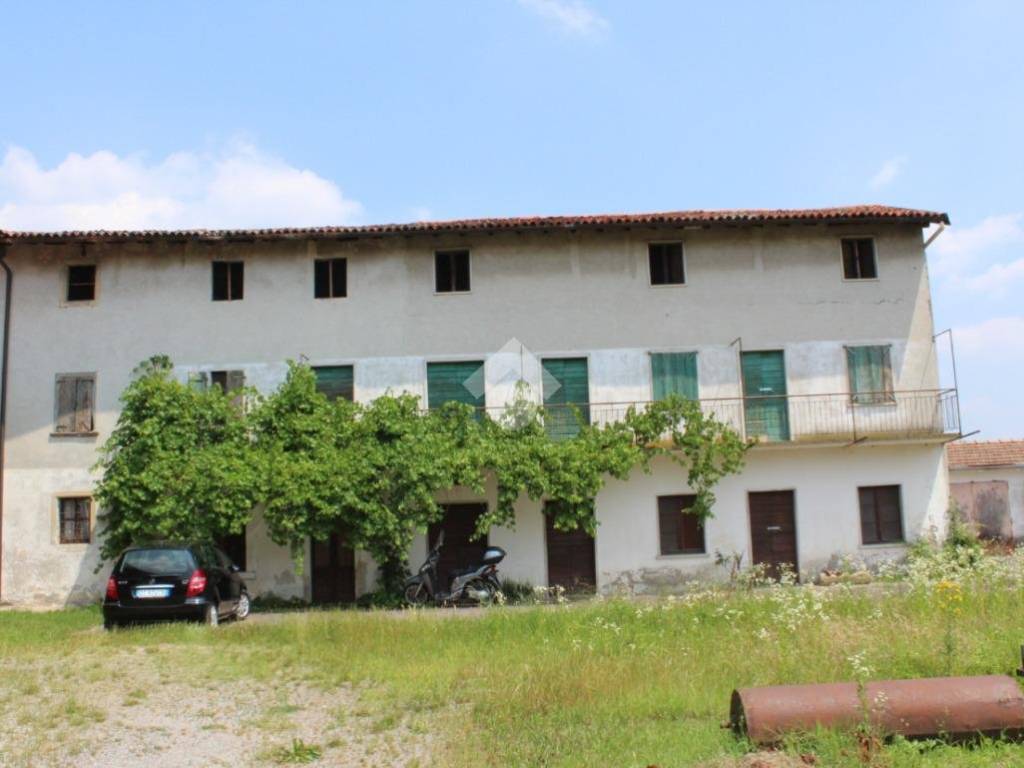locale di sgombero in vendita a Bagnatica