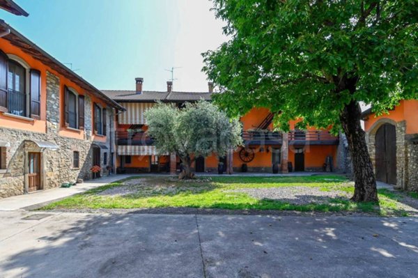 casa indipendente in vendita a Bagnatica