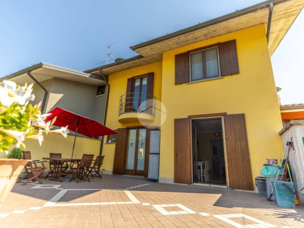 casa indipendente in vendita a Bagnatica