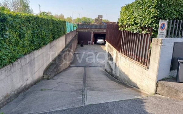 casa indipendente in vendita a Bagnatica